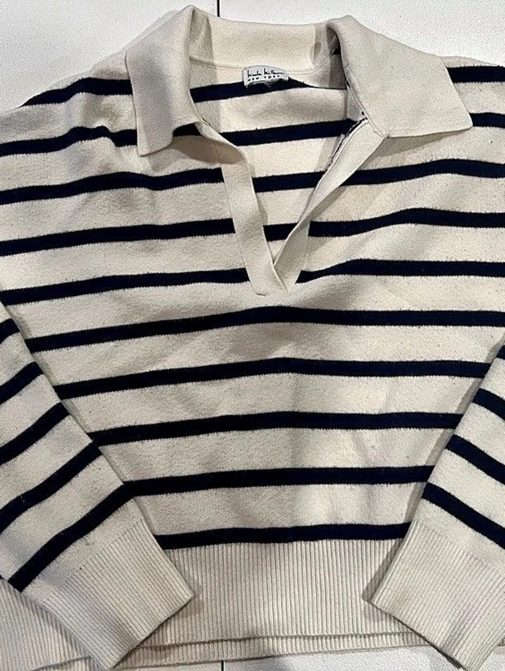 Nicole miller Striped V-Neck Sweater in White & Black